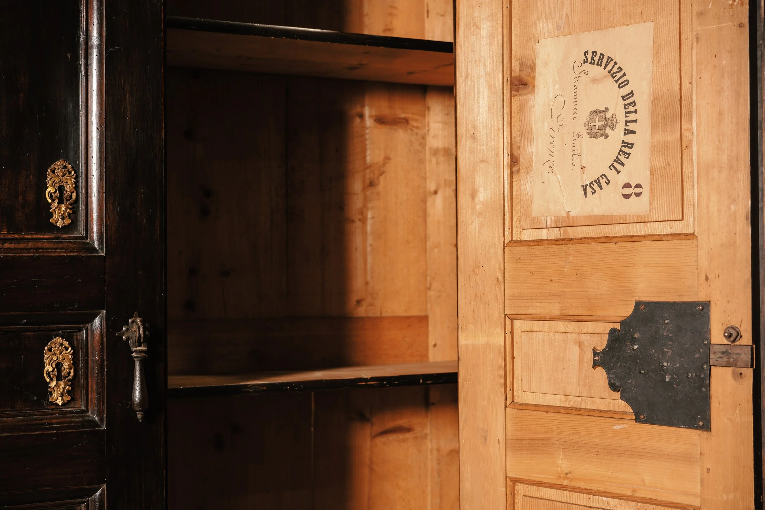 Italian Royal Armoire Savoy Label.jpg