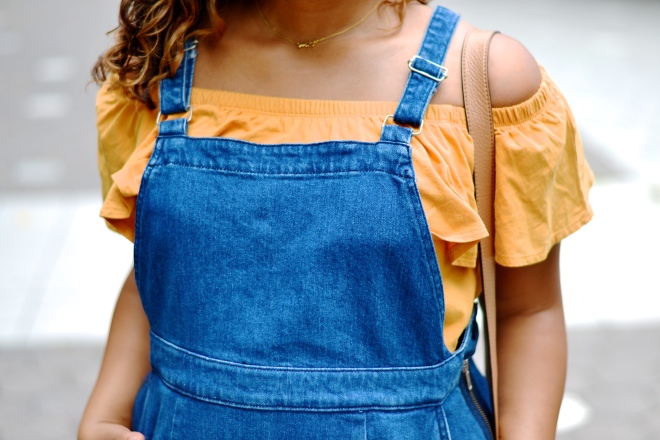 Taylor Swift Wears A Denim Overalls Dress - THE JEANS BLOG