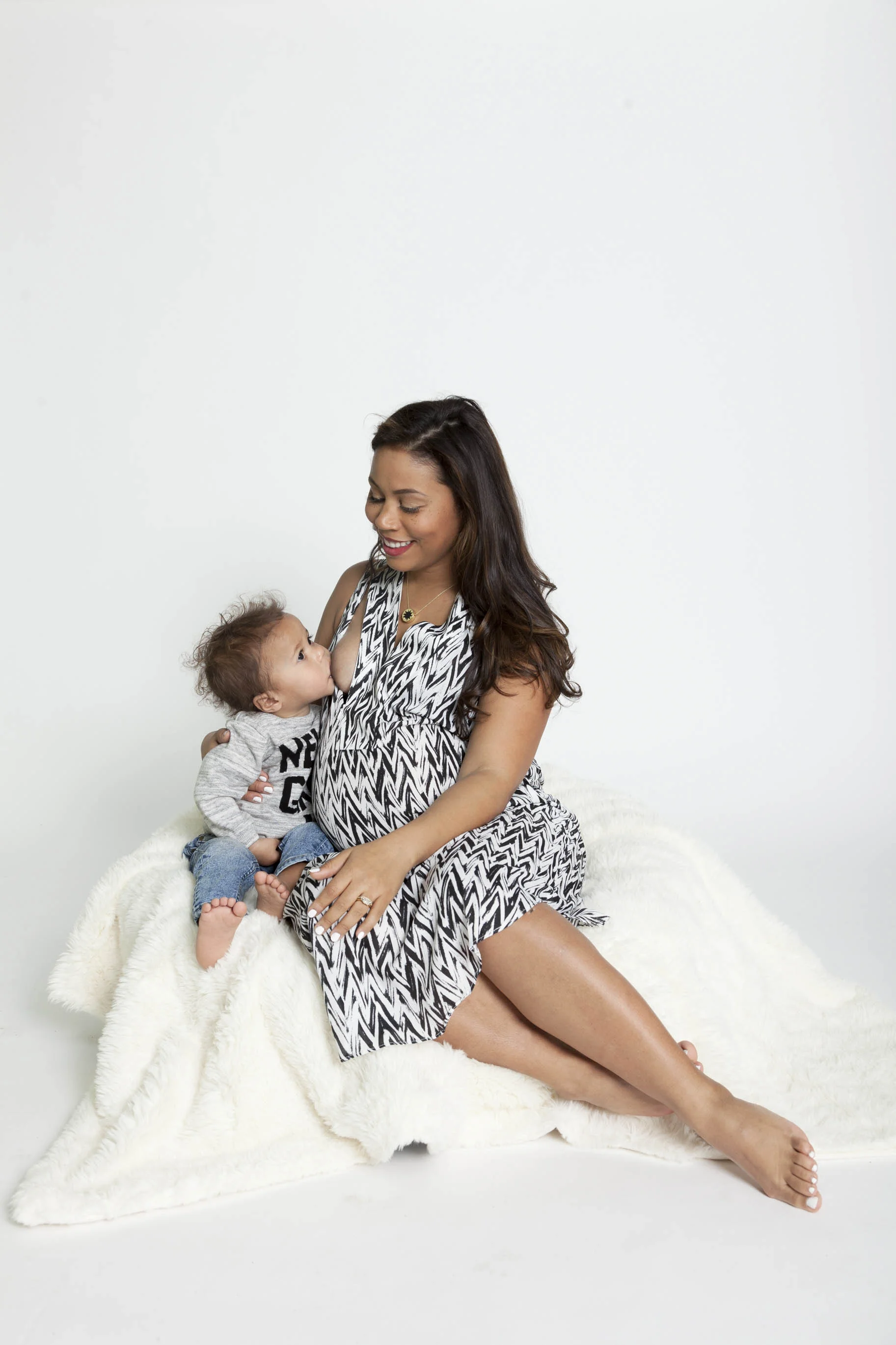 breastfeeding while pregnant