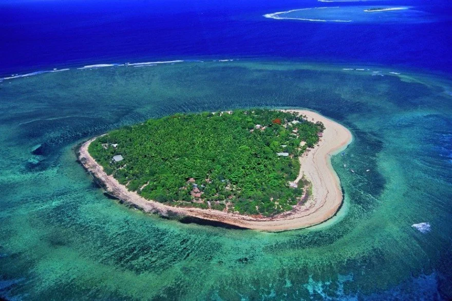 tavarua-heart-shaped-island-in-fiji-1.jpg