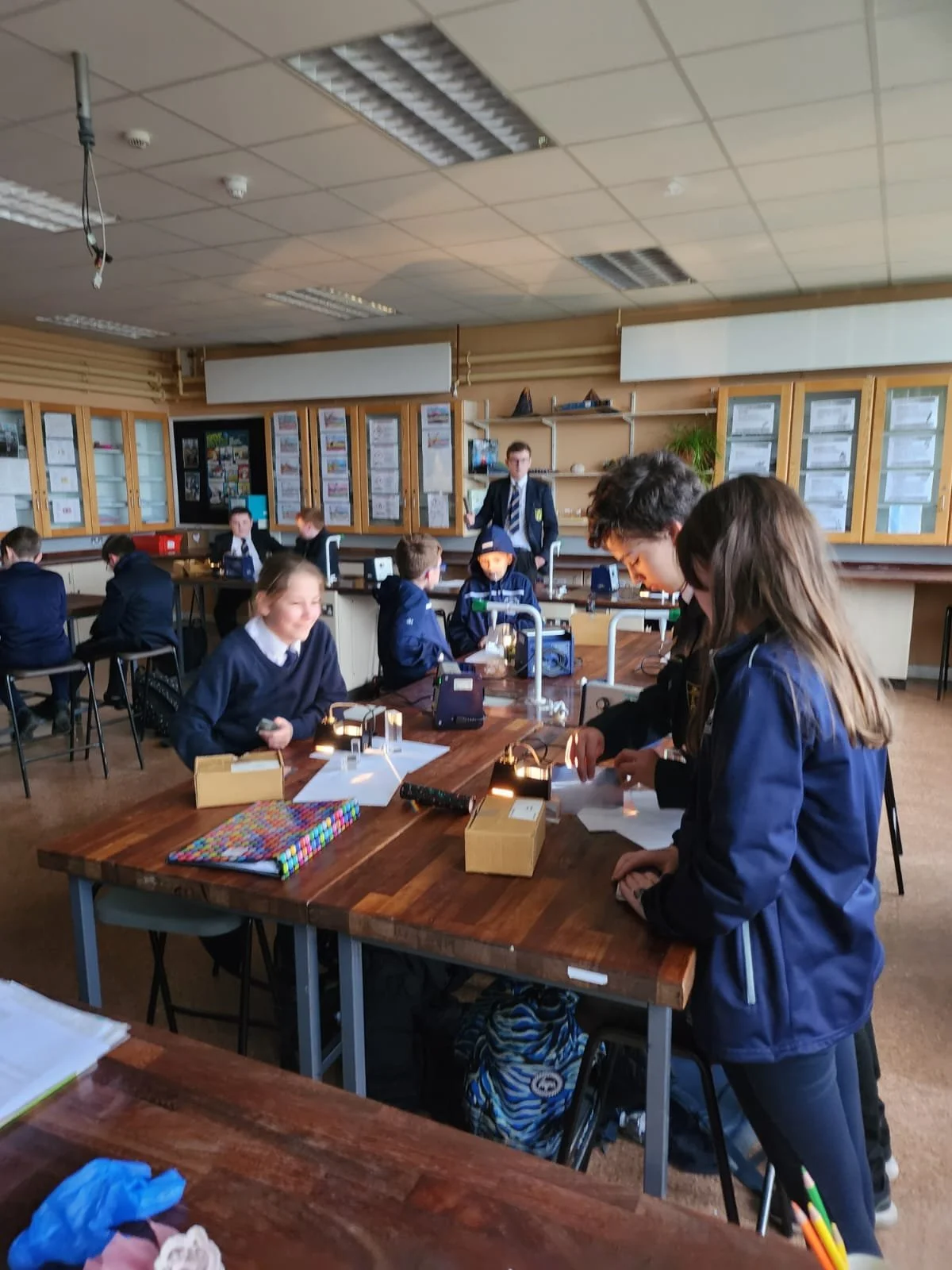 Science Lab Investigate Light