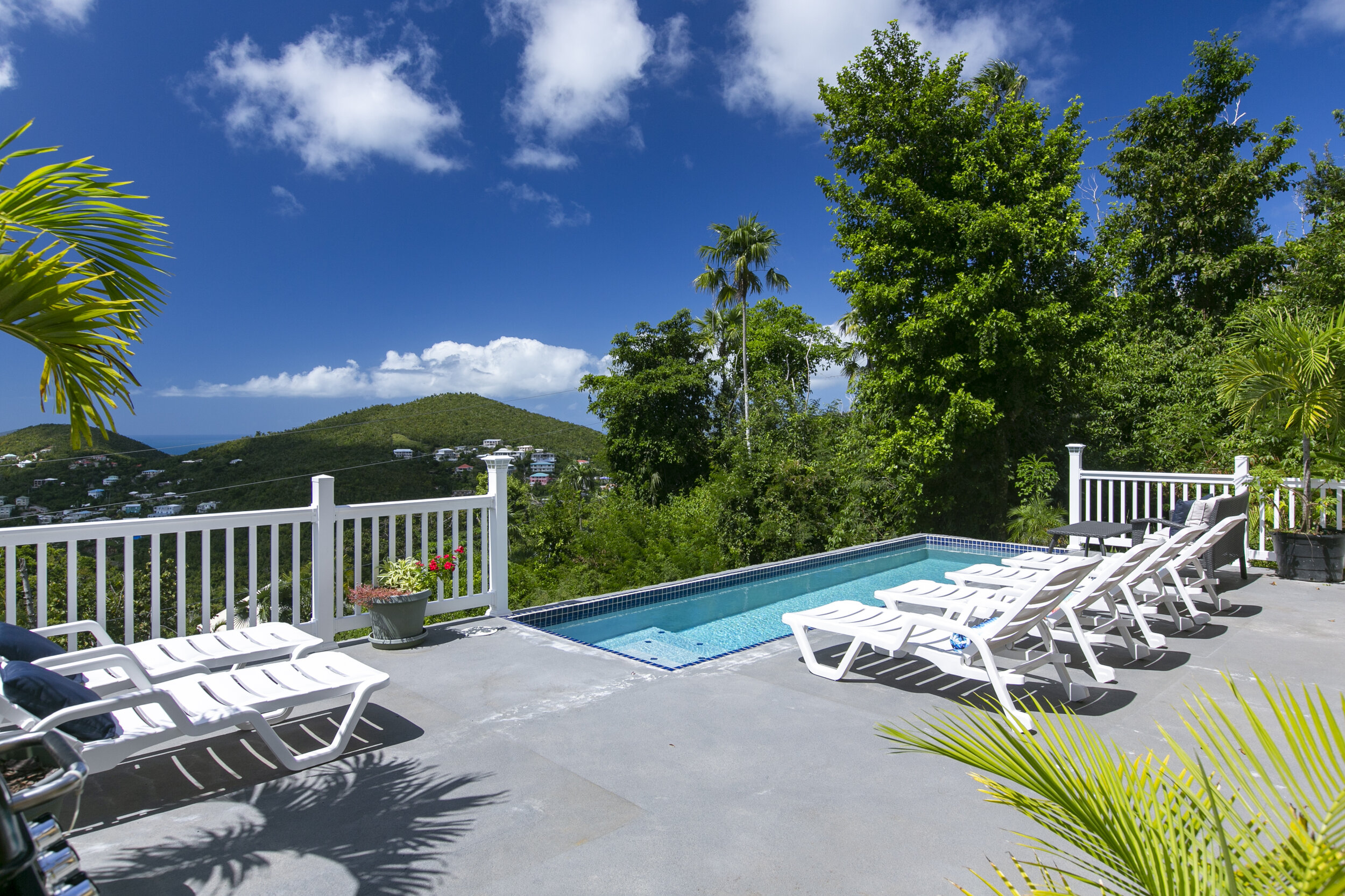 Shared Pool Deck