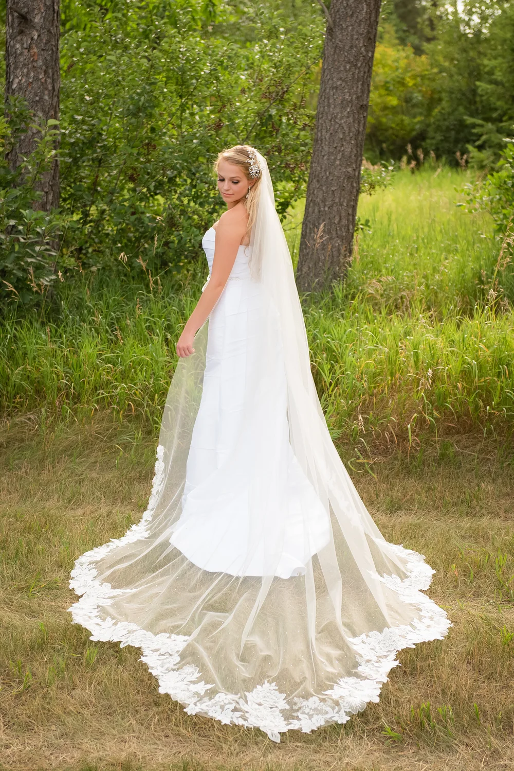 CF237 — JL Johnson Bridals display picture 3