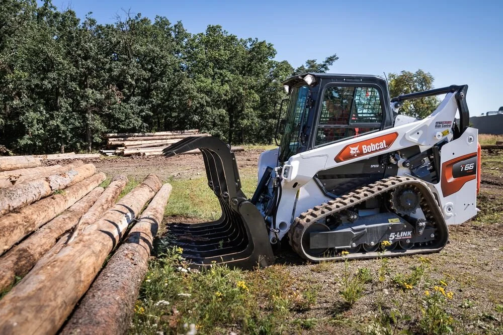 Bobcat t66 grapple.jpg