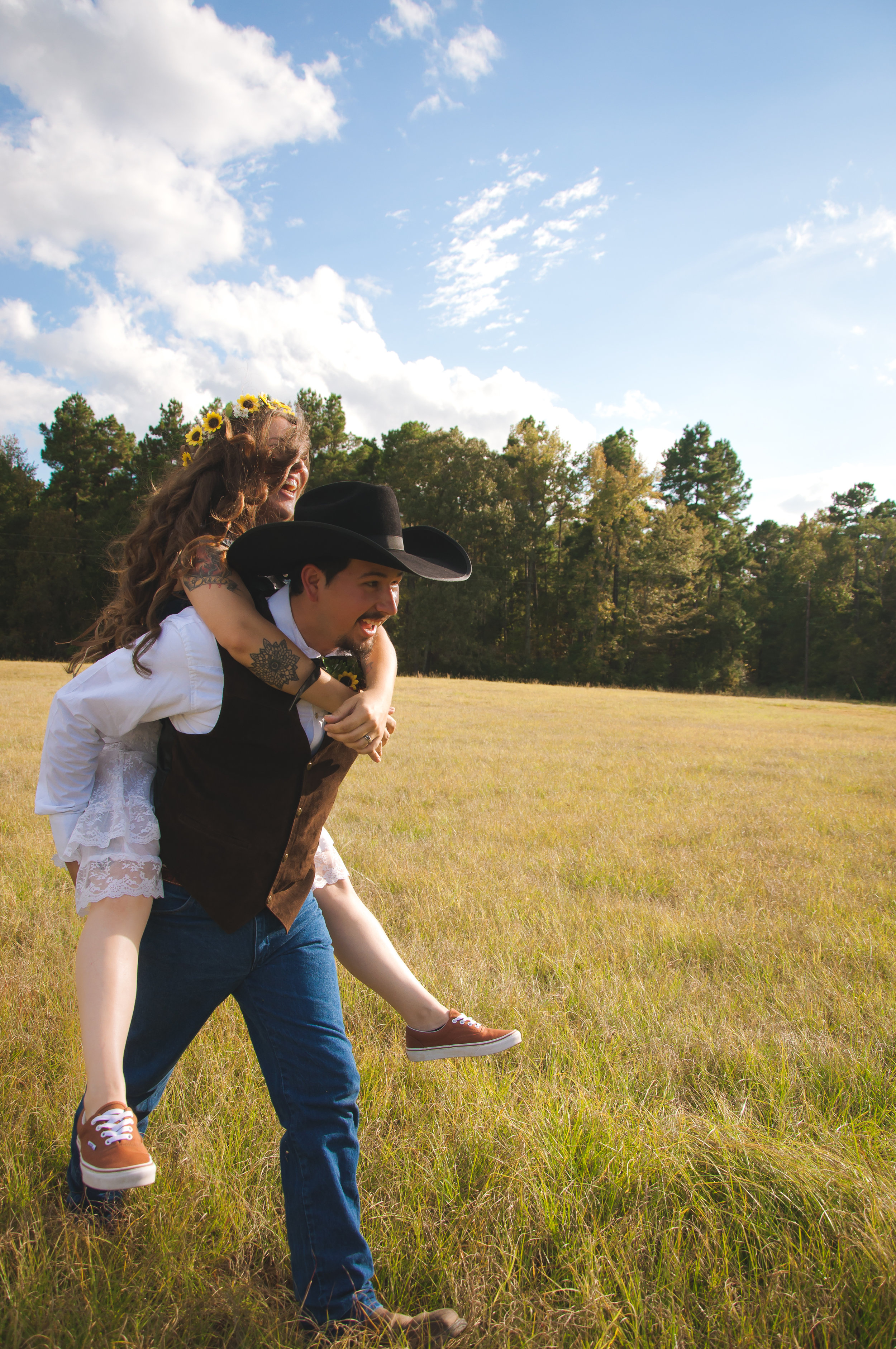 engagment-photo-in-pasture.jpg