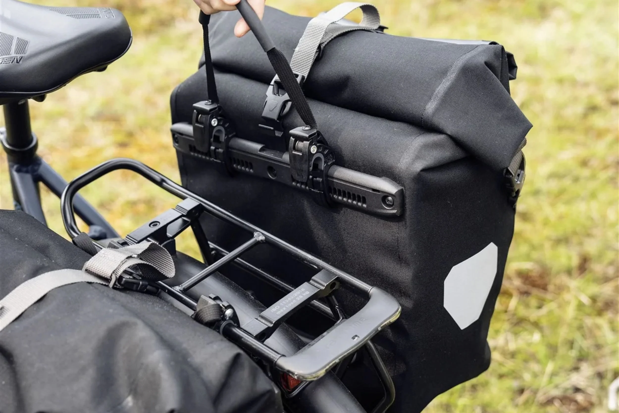 ciclo-ebikes.com_accessories_ORTLIEB_Back-Roller-plus(13).jpg