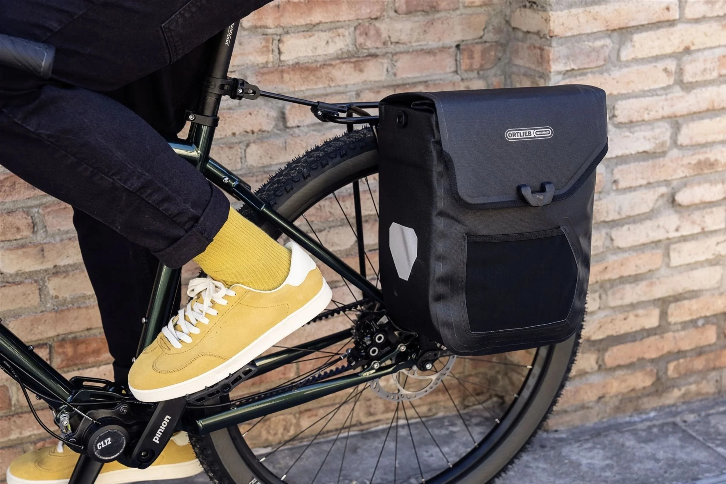 ciclo-ebikes.com_accessories_ORTLIEB_pedal-mate(13).jpg