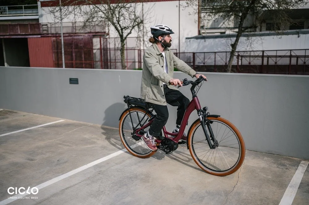 ciclo-ebikes.com-Riese-Muller-Swing4-Porto-Portugal-riding-050.jpg