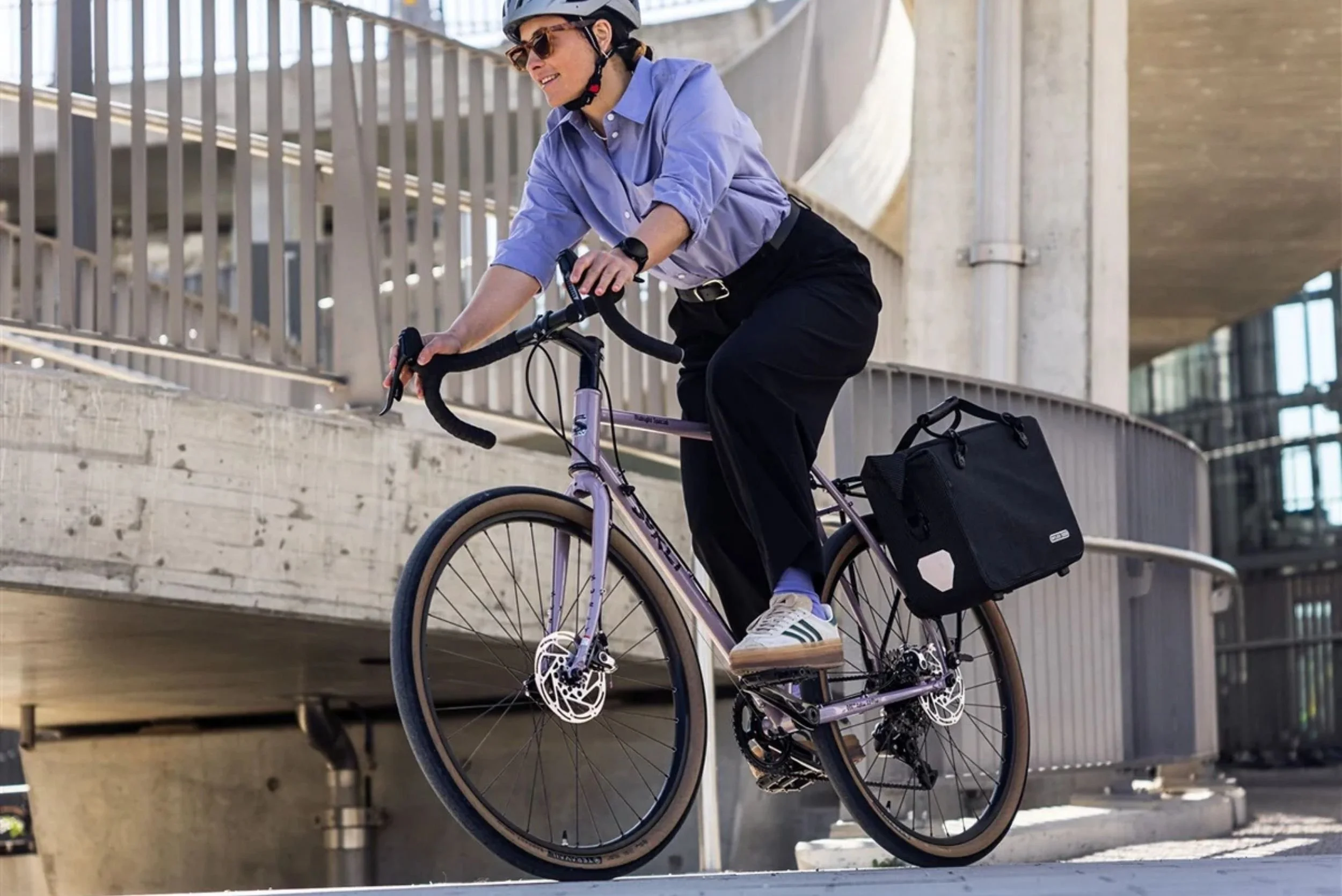 ciclo-ebikes.com_accessories_ORTLIEB_Office-Bag(7).jpg