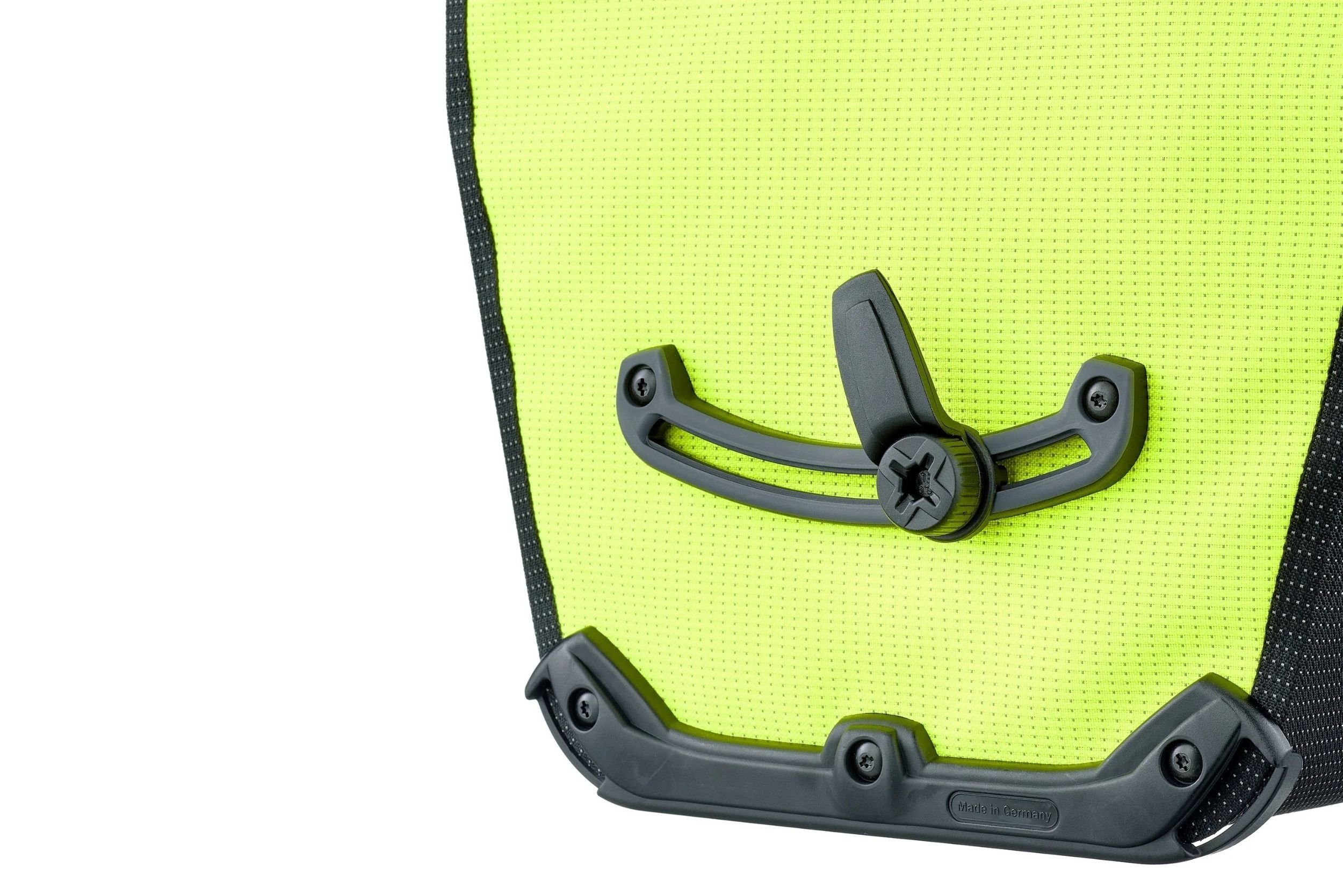 ciclo-ebikes.com_accessories_ORTLIEB_Back-Roller High-Vis(2).jpg
