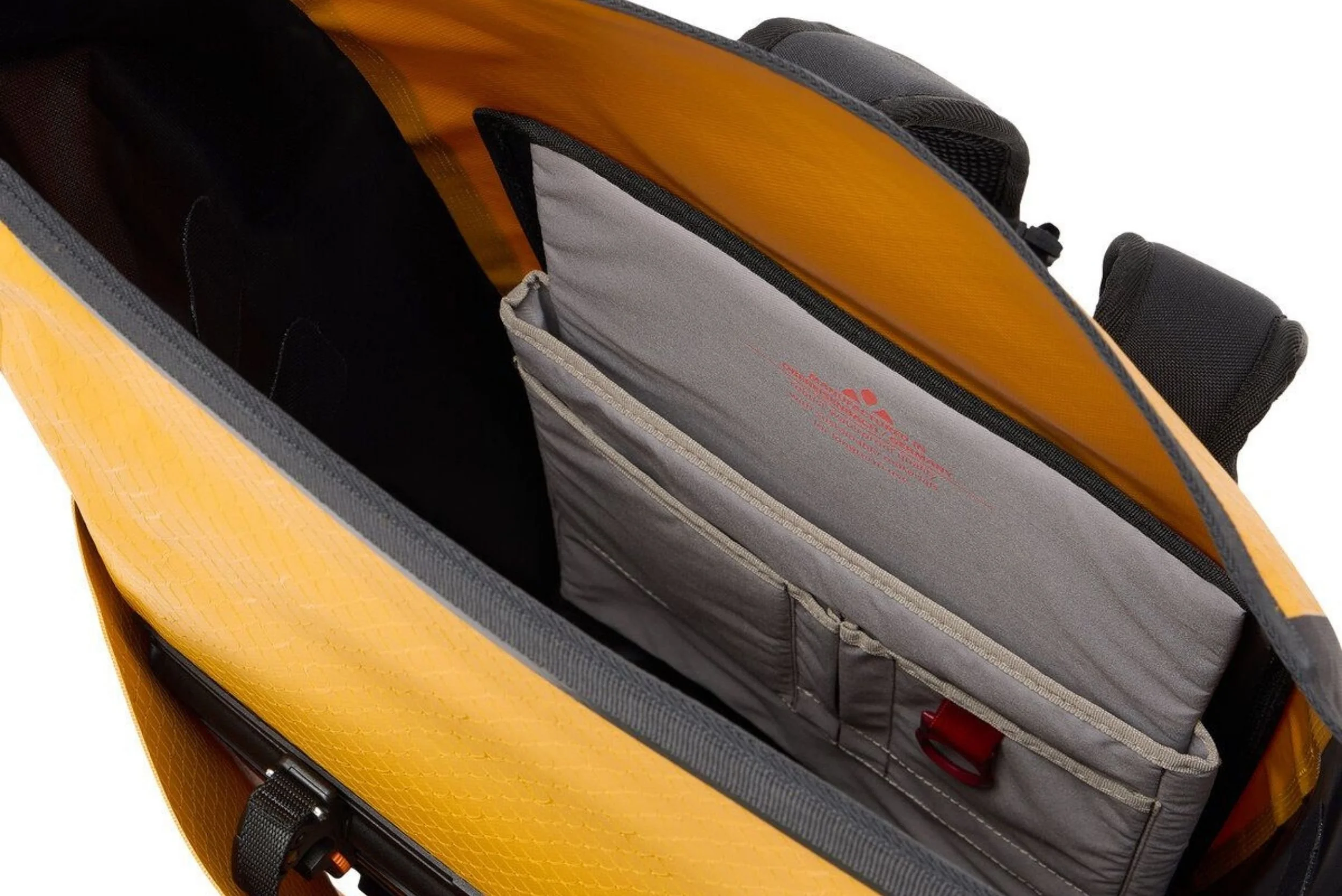 ciclo-ebikes.com_accessories_Vaude-Aqua Transformer 2in1 backpack bike bag waterproof, 26 liters(4).jpg