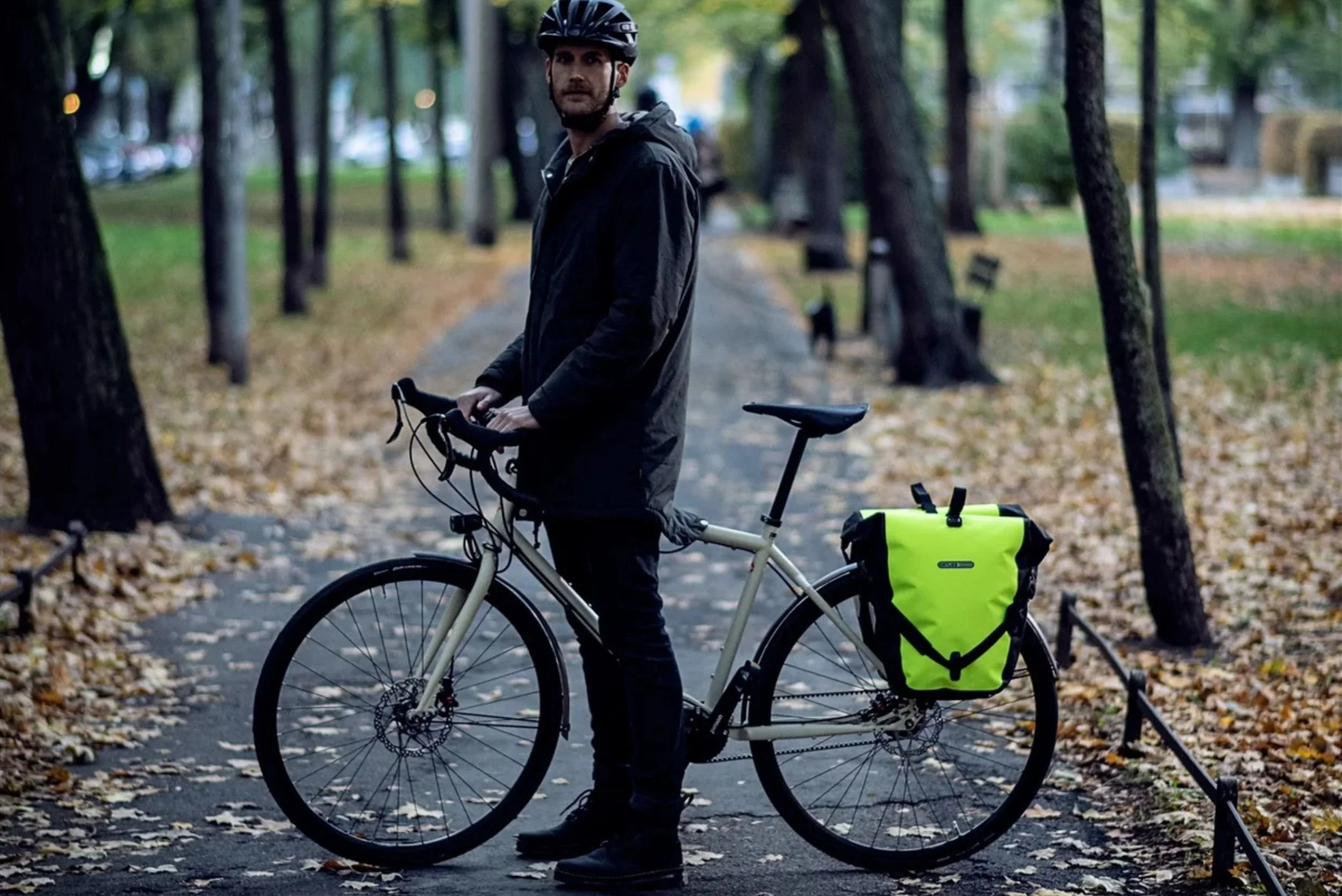 ciclo-ebikes.com_accessories_ORTLIEB_Back-Roller High-Vis(12).jpg