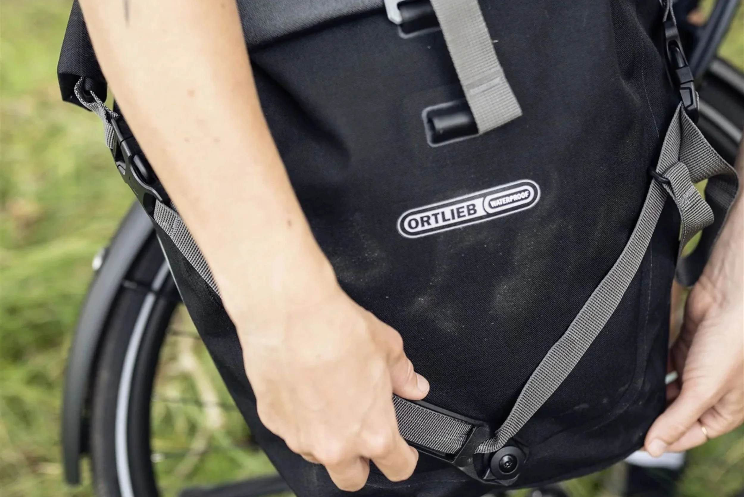 ciclo-ebikes.com_accessories_ORTLIEB_Back-Roller-plus(15).jpg