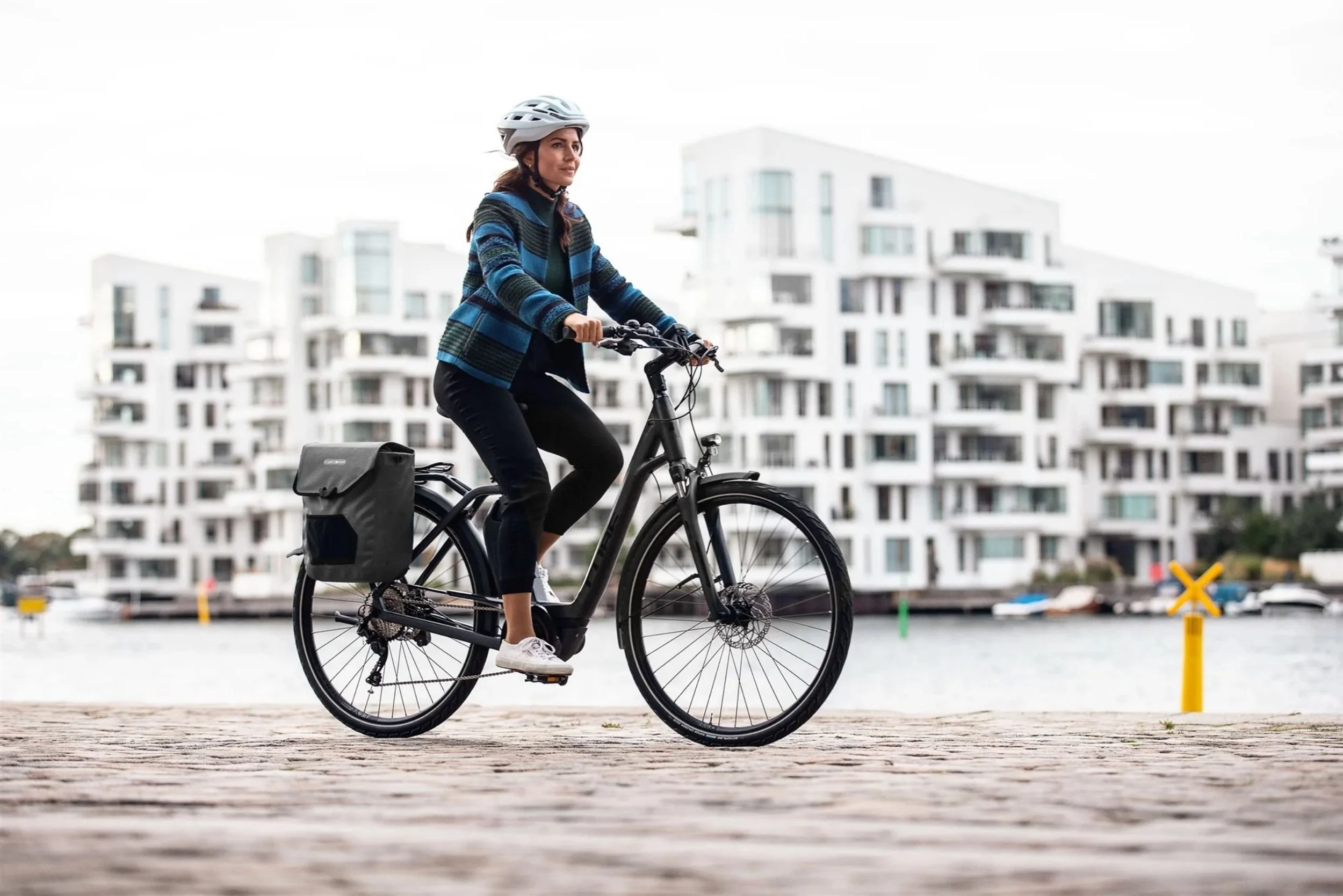 ciclo-ebikes.com_accessories_ORTLIEB_pedal-mate(11).jpg