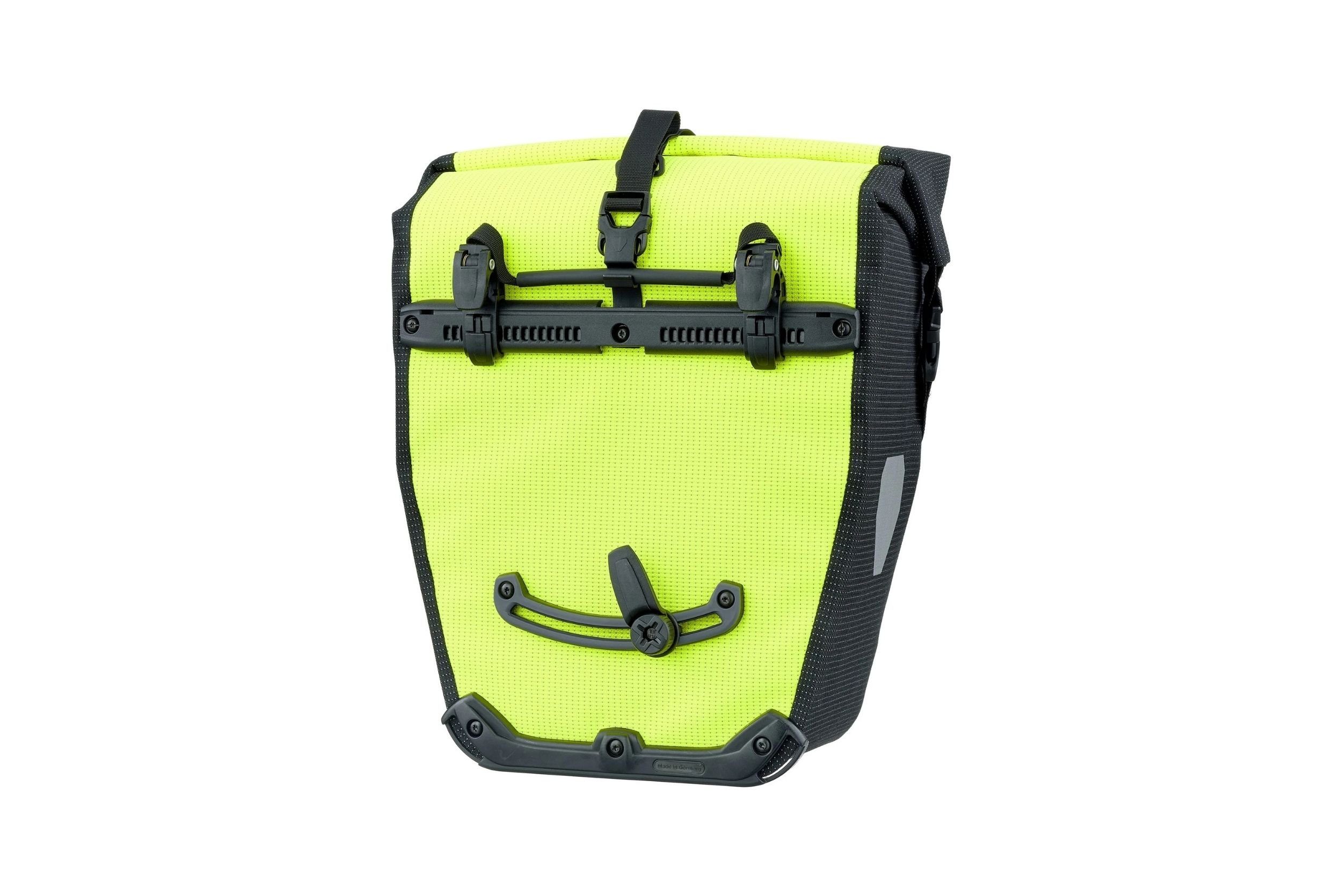 ciclo-ebikes.com_accessories_ORTLIEB_Back-Roller High-Vis(4).jpg