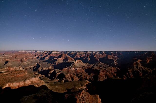 Watching the moon rise over the Grand Canyon was extremely memorable!  After taking the first couple of pictures, it almost looked like a day scene! .
.
.
#nikon #nikonphoto #arcteryx #lululemon #fstopgear #delta #ragandbone #natgeo #natgeoexplorer #