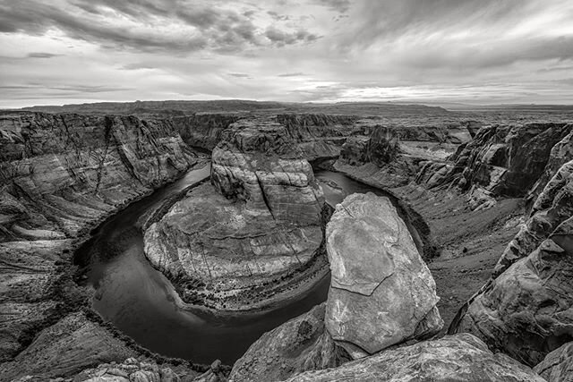 Horseshoe Bend is a very iconic and fun place to photograph! I revisited this image to edit it again. I thought it might look better in black and white. Enjoy!
.
.
.
#nikon #nikonphoto #arcteryx #lululemon #fstopgear #delta #ragandbone #natgeo #natge