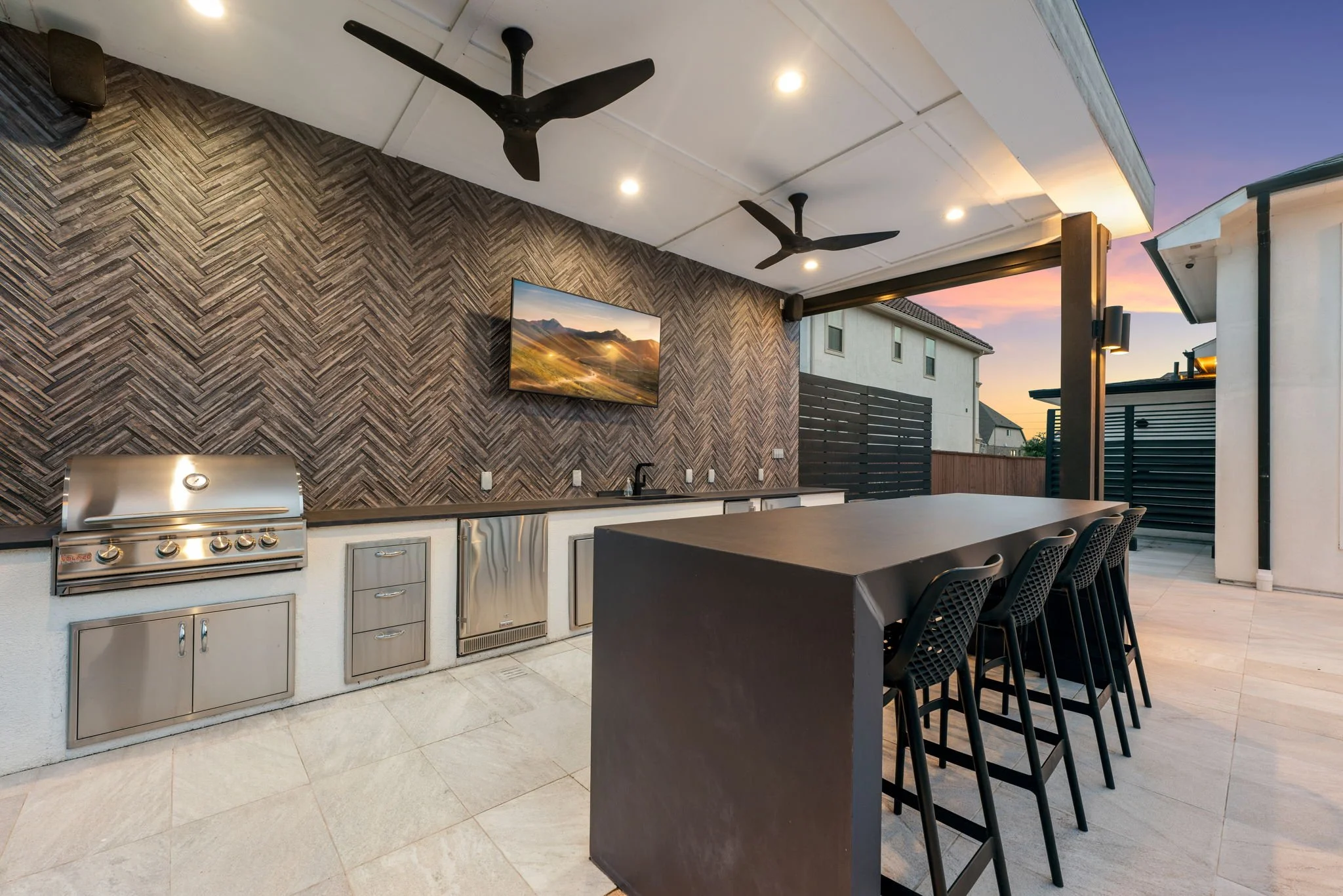 freer_outdoorpatio1.jpg