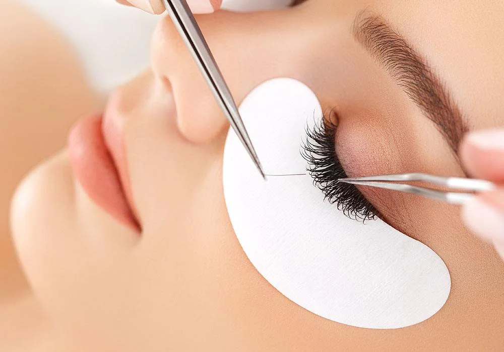 lash_application1.jpg