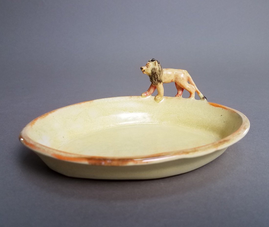 1x1 lion dish.jpg