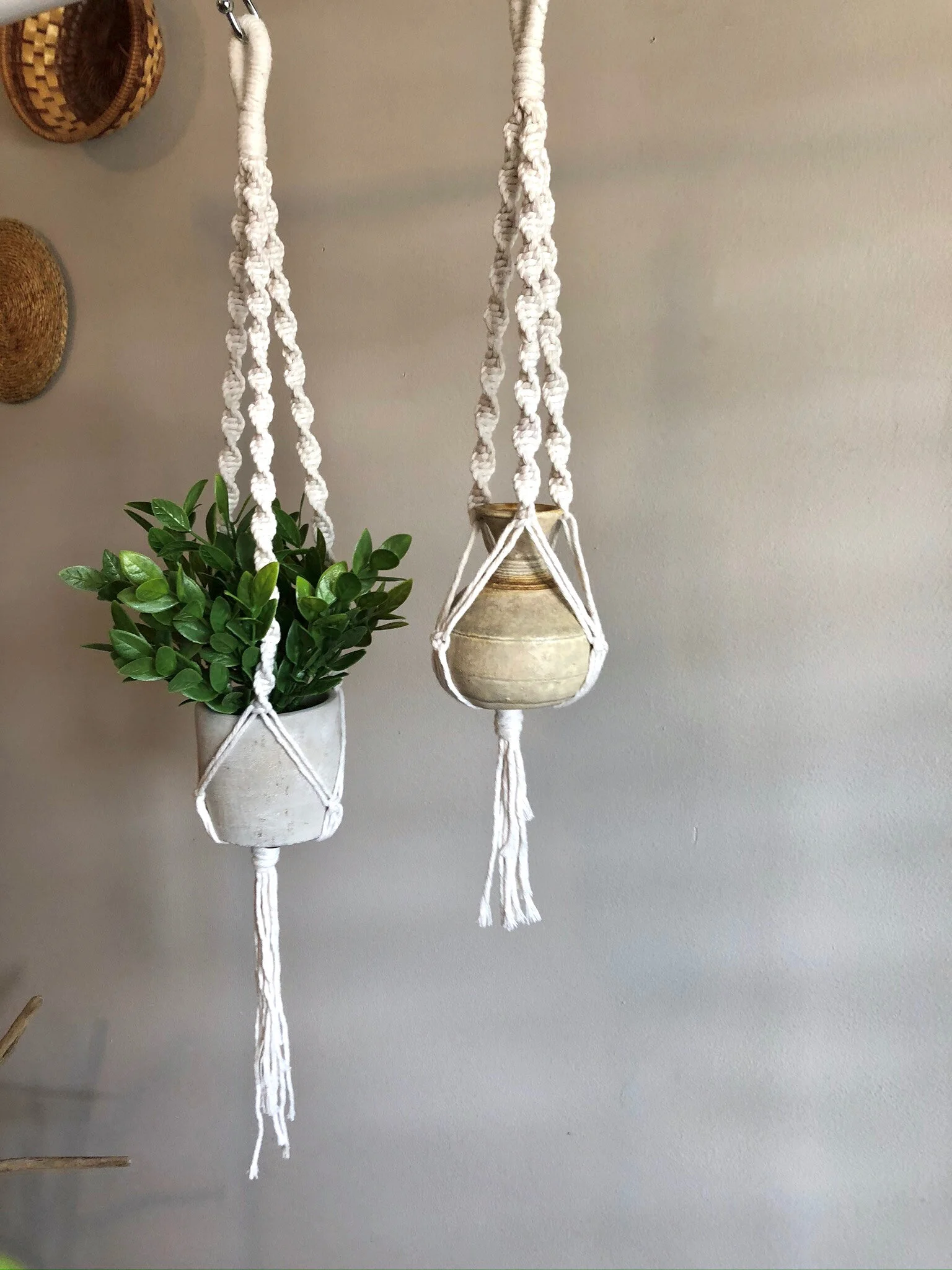 99F78A57-E784-4A70-9B5E-318A423BB89D