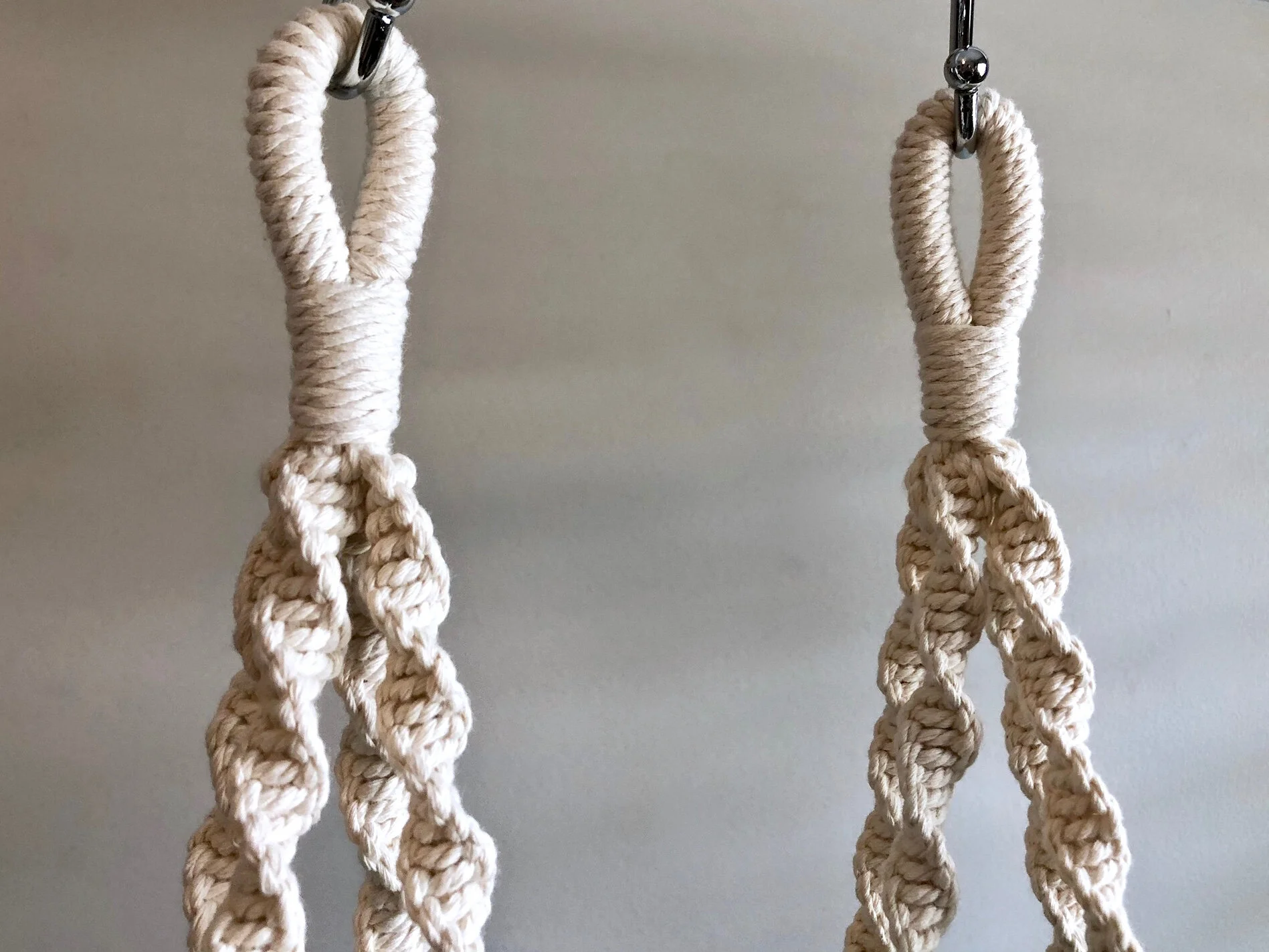 4BACDF8B-6D75-44C8-AE77-021887D35911