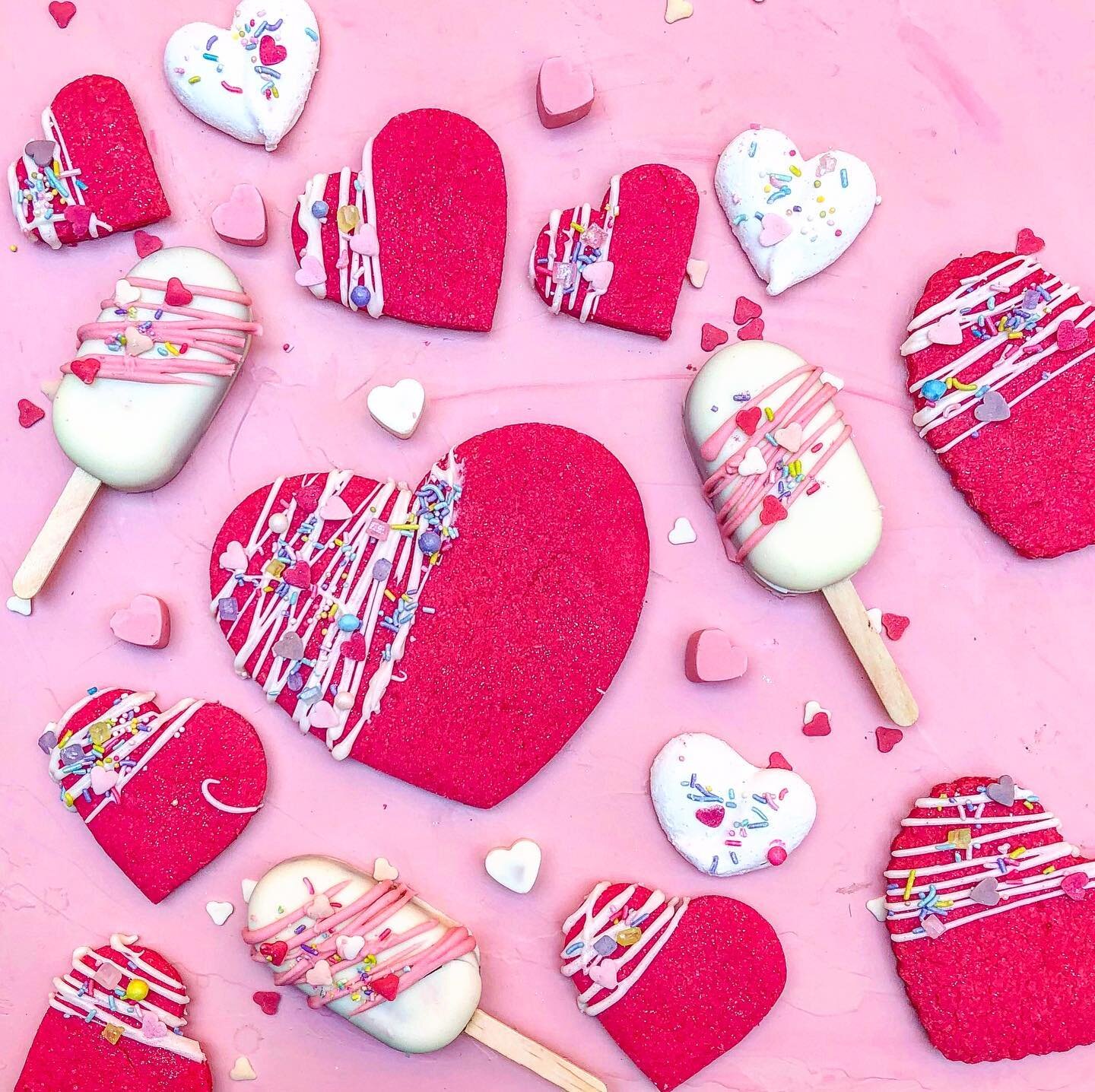 Kitchen has started filling up with hearts 💕 💕🌸
.
.
.
.
.
.
.
#valentines #cakesicles #marshmallow #sprinkles #heart #chocolates #love #cookies #sugarcookies #pink #t2dubai #instacookie #desserts #t2desserts #thatsdarling