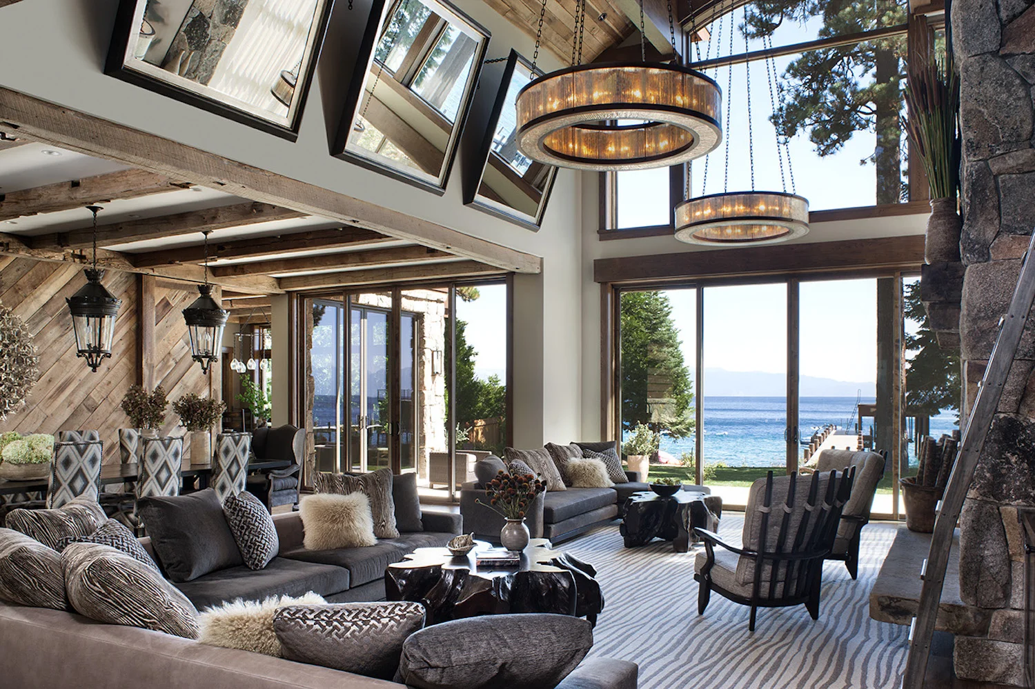 1 - livingroom to lake.jpg