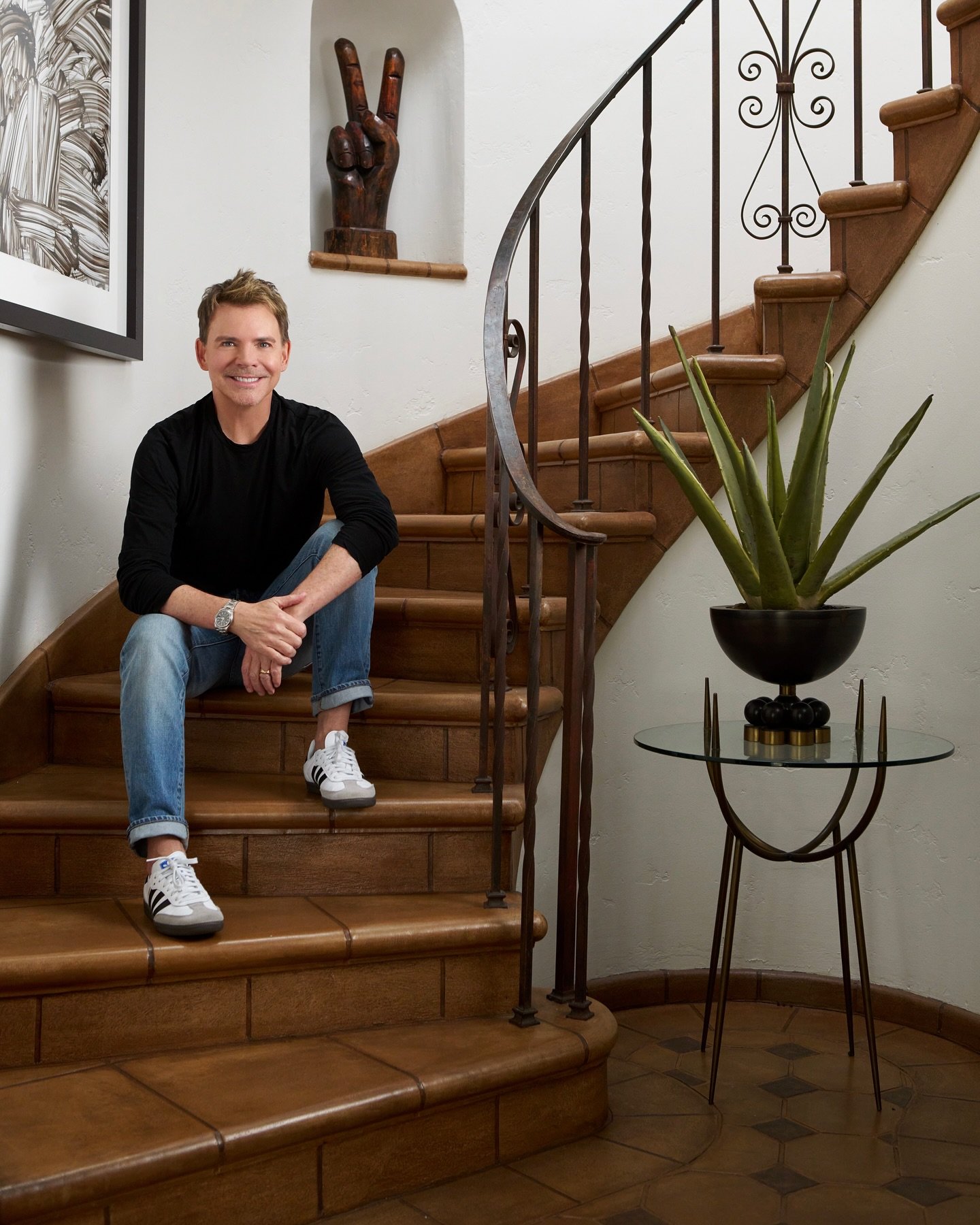 Happy Friday!
I&rsquo;m feeling very grateful. For my family, fantastic friends, amazing design team, great clients and for my health. A lot to be thankful for!! Wishing you all a great weekend! 🖤🖤

Photo @stephenbuskenstudio 

#jeffandrewsdesign 
