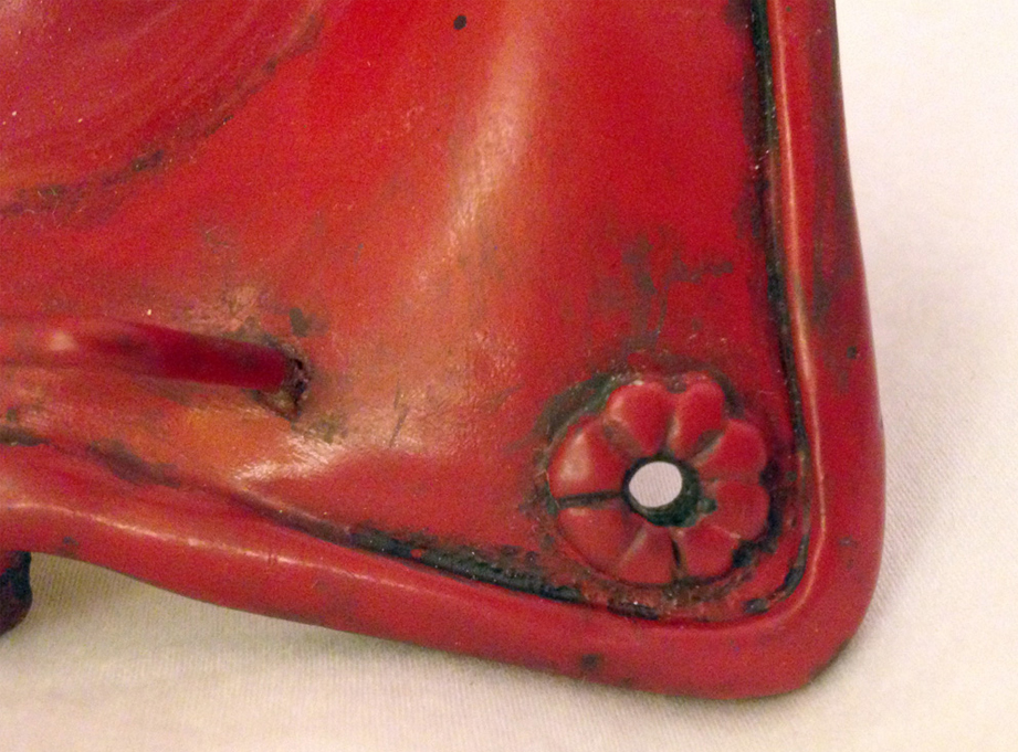 Detail of the grommet.