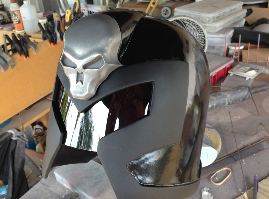  The rest of the helmet got a gloss black finish. 