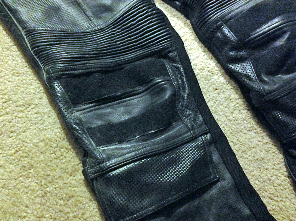  The knees have velcro in place to secure the knee pads. 