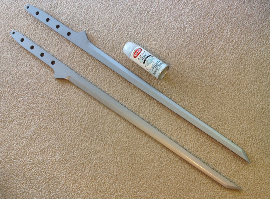  The blades were painted with several light coats of Rustoleum Hammered Silver…light coats allow the paint to be applied without the hammered effect. The can is there for scale only. 