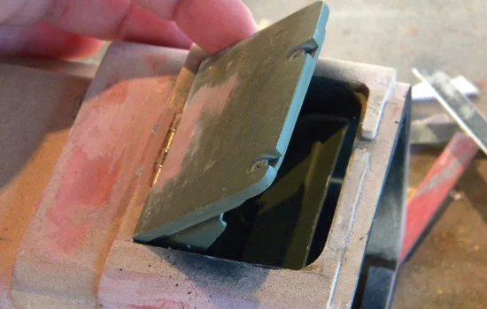 A test of the hinged door. It still works!