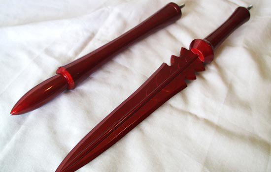 The head and tail pieces painted.