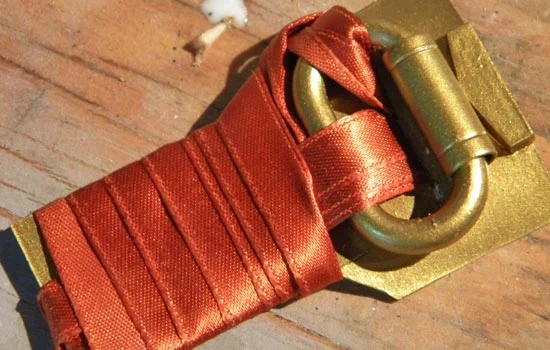 I found some ribbon of the proper width and color to wrap around the inset.