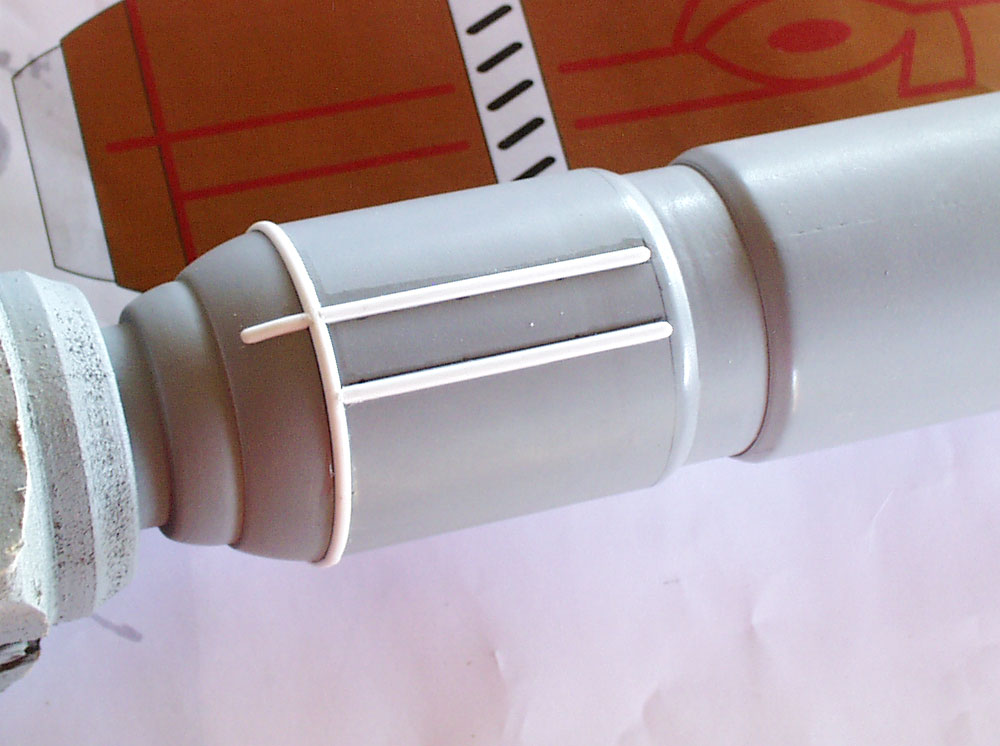  I added the piping to the barrel with half-round styrene. 