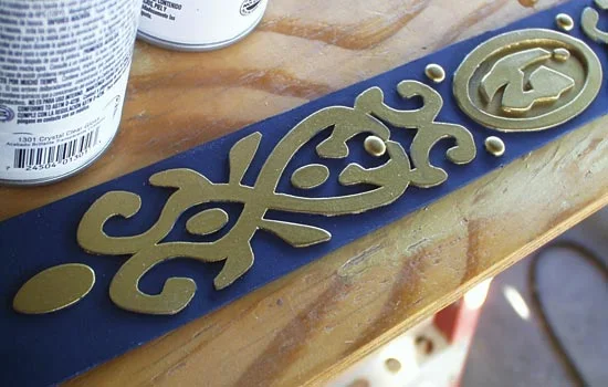 The painted design.