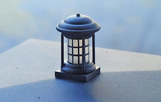 The assembled lamp.