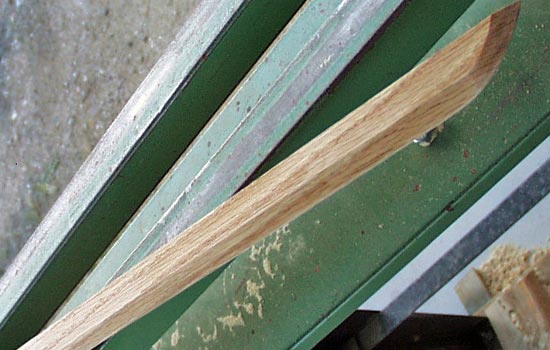 The tip of the blade was shaped on a belt sander.
