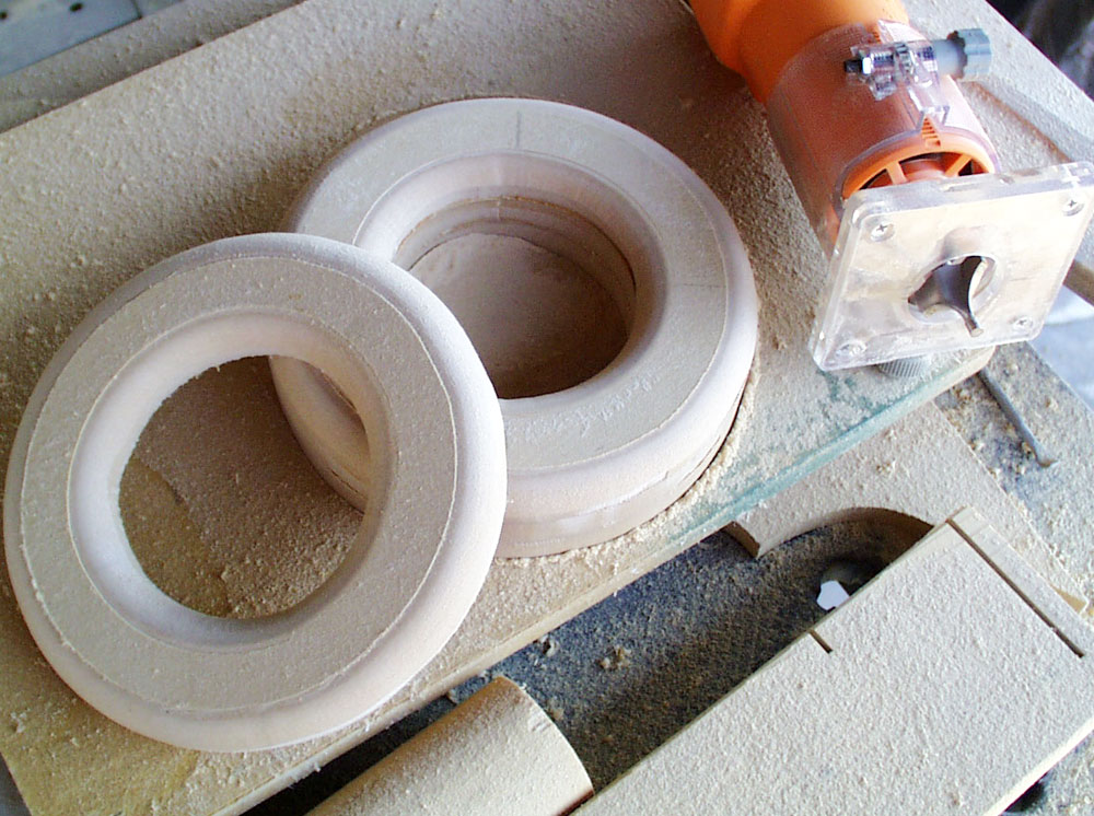 I rounded the box edges with a 1/2″ router bit.