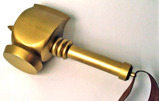The final hammer. The handle of Stormbreaker is surprisingly short in comparison to Mjolnir. It seems that there’s just enough room for Bill to get both his giant space-monster hands on the handle!