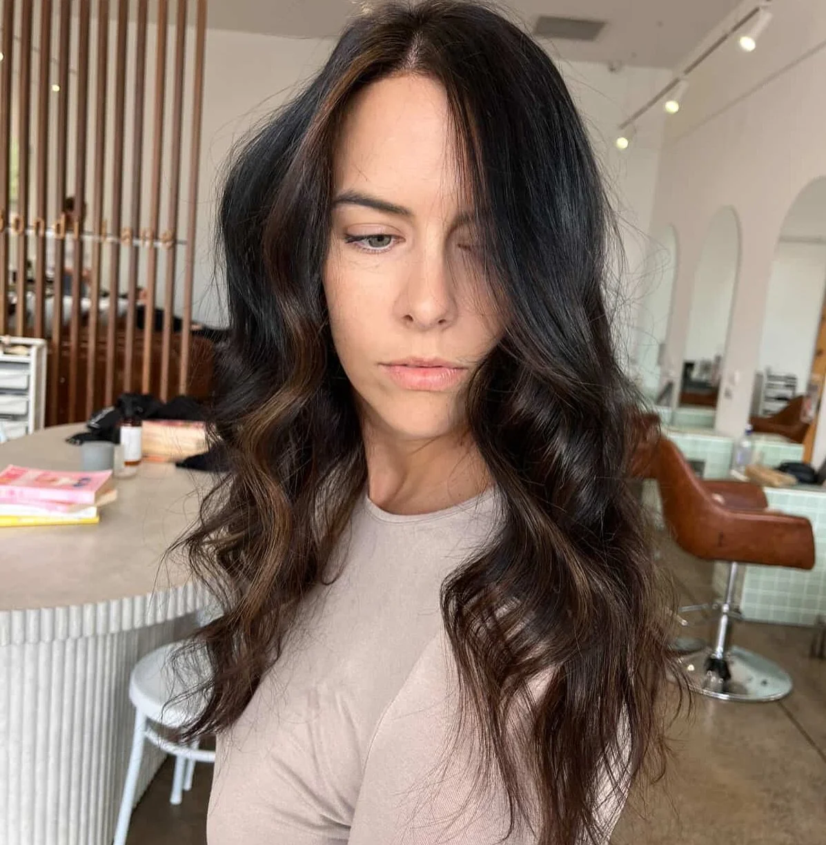 Our deepest brunettes can add a little spice too 🌶️ Your inspiration if you're looking for a way to stay true to your hue but want a little something something 🤎