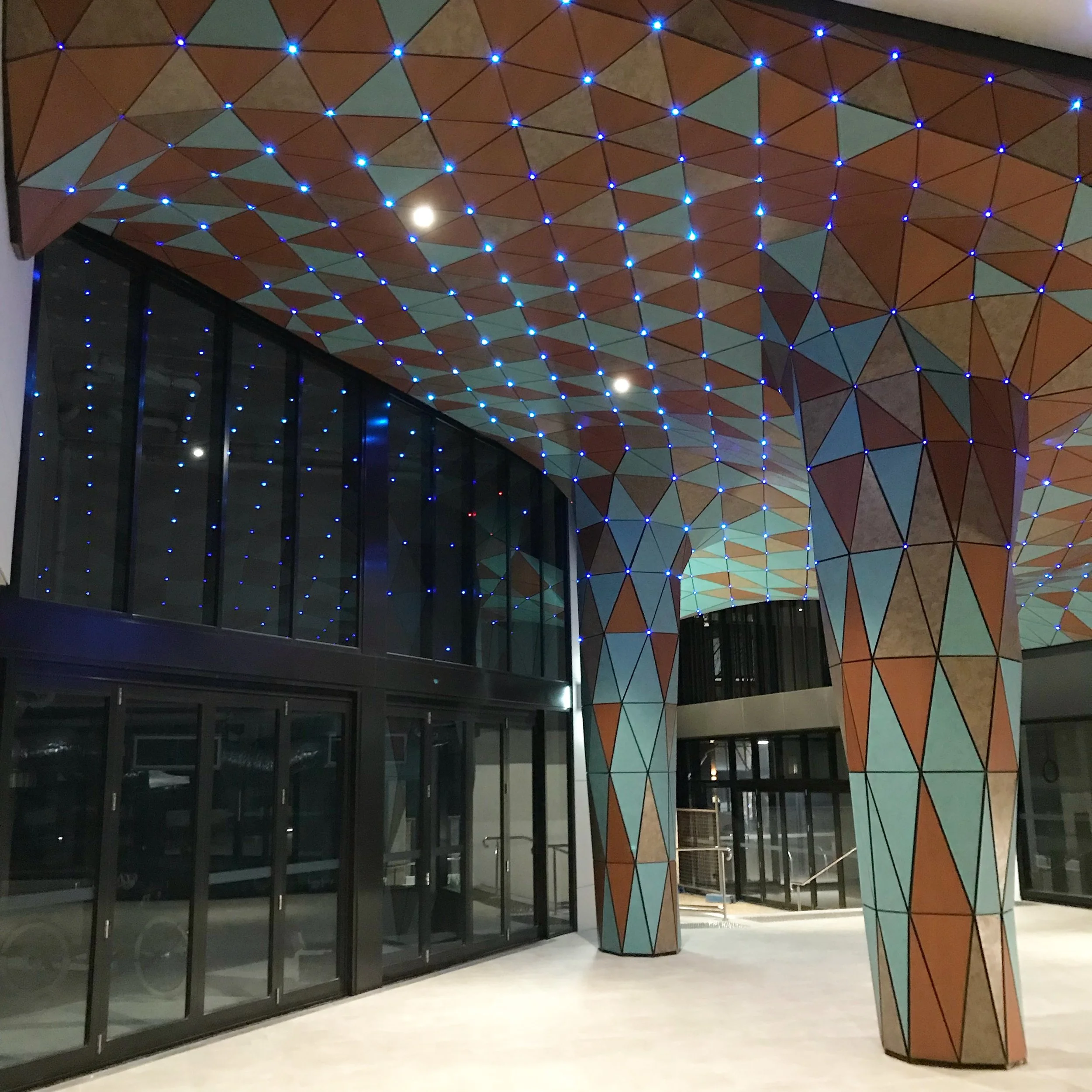  Designed to come alive at night, the artwork includes 850 individually programmable LED light nodes directed by an anemometer (wind sensor), allowing the weather to determine the lighting patterns and colours. 