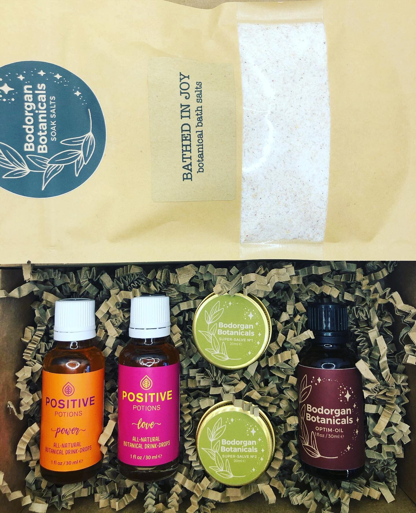 Wellness boxes still available on our website - in collab with @bodorganbotanicals - made with delicious botanicals from the @positivepotionsltd walled gardens @bodorganestate Lovely salt soaks, super-salves and amazing all-purpose, revitalising Opti