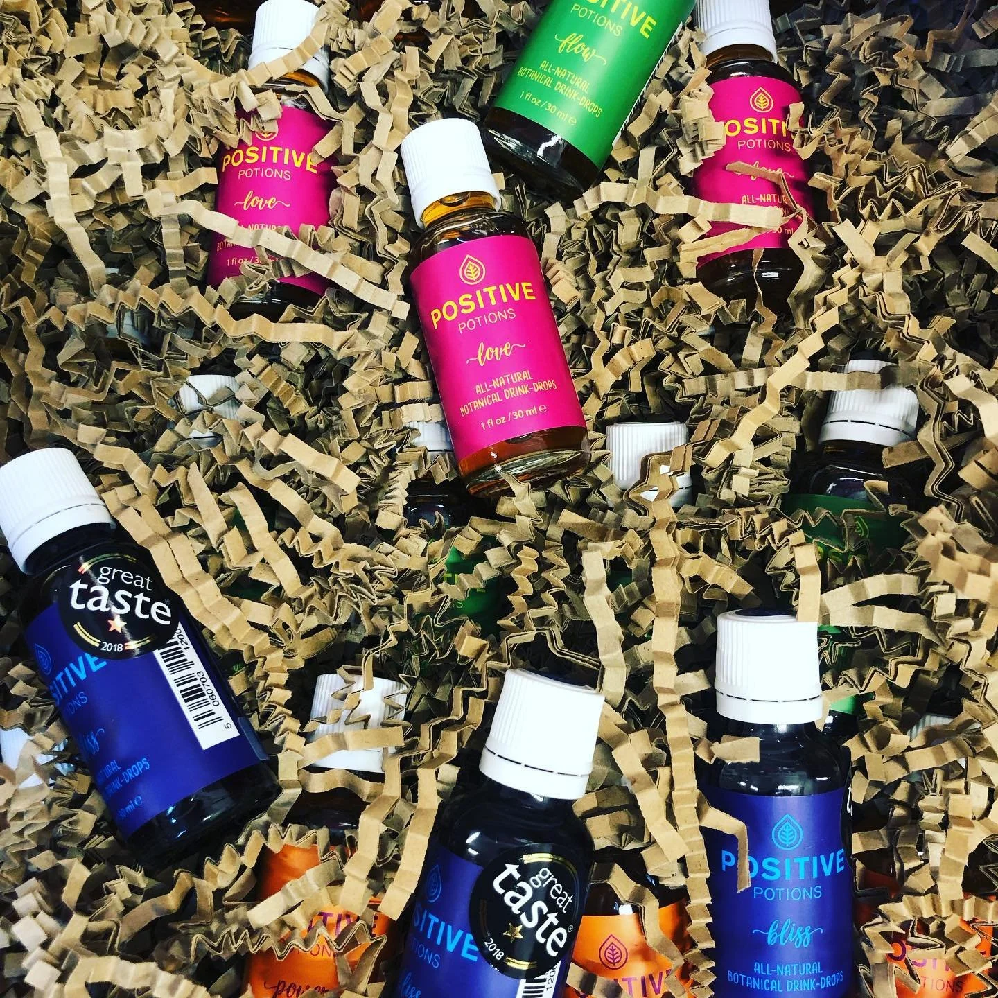 Great to be supporting #walesinbloom this weekend 🥳 We all need more flowers in our lives, so what a great initiative! 🌸 #powertotheplants #plantmoreflowers #plantsaremagic #jointheherbalrevolution #thepowerofpositivedrinking #botanicaldrink #nosug