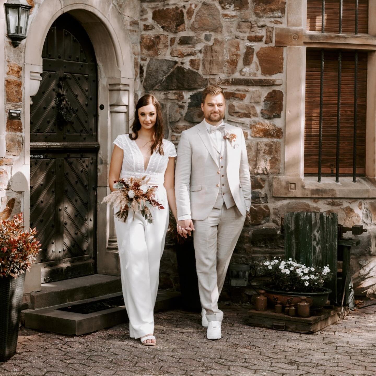 Heute hab ich 5 kleine Fakten zusammengestellt zum Thema Hochzeit. 🤍 ein bisschen was f&uuml;r Fotografen und aber auch Paare die heiraten wollen&hellip; und was &uuml;ber mich ;-) 

Habt einen sch&ouml;nen Start ins Wochenende! Ich hab gleich ein M