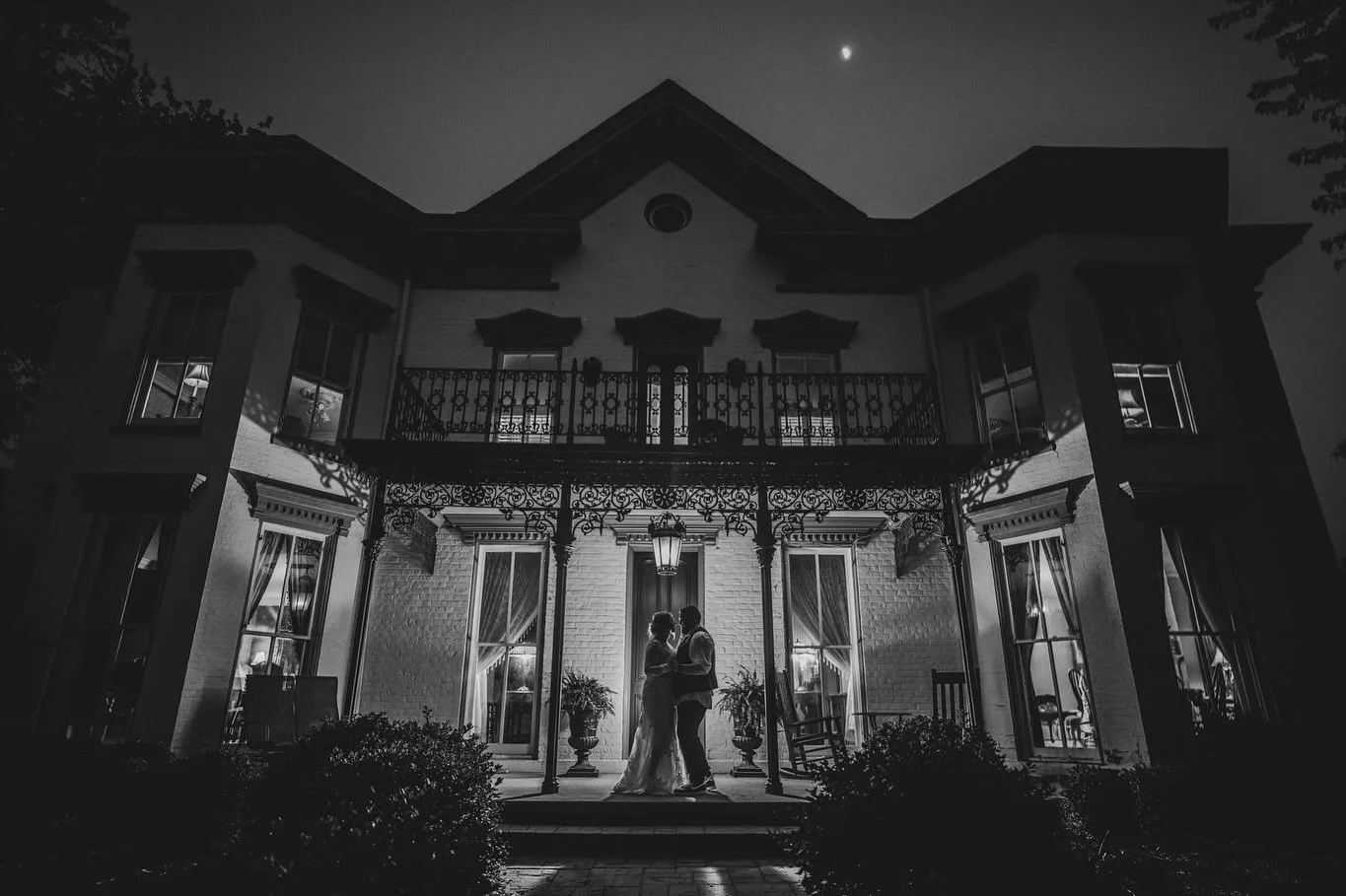 Don’t you just love black and white photos?!
 
#Black-and-whiteWeddingPhotography #WeddingPhotographer #CincinnatiOhioWeddingPhotographer #JessicaWigginsPhotographPhotography #Cincinnati’sBestWeddingPhotographer #OhioWeddingPhotographer