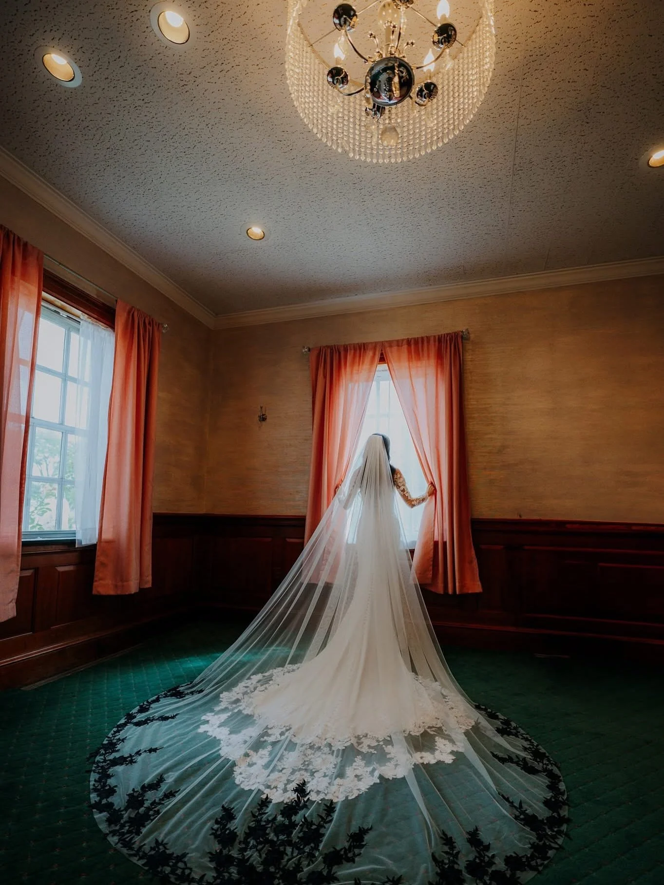 The Black laced trim veil was Amazingggg. 
This whole package was a VIBE. Rosa left no crumbs!! 
When bride wants gothic glam, bride gets gothic glam, OKAY?! 👌 
Have a theme or vision for your wedding day?! I’d love to bring it to life with