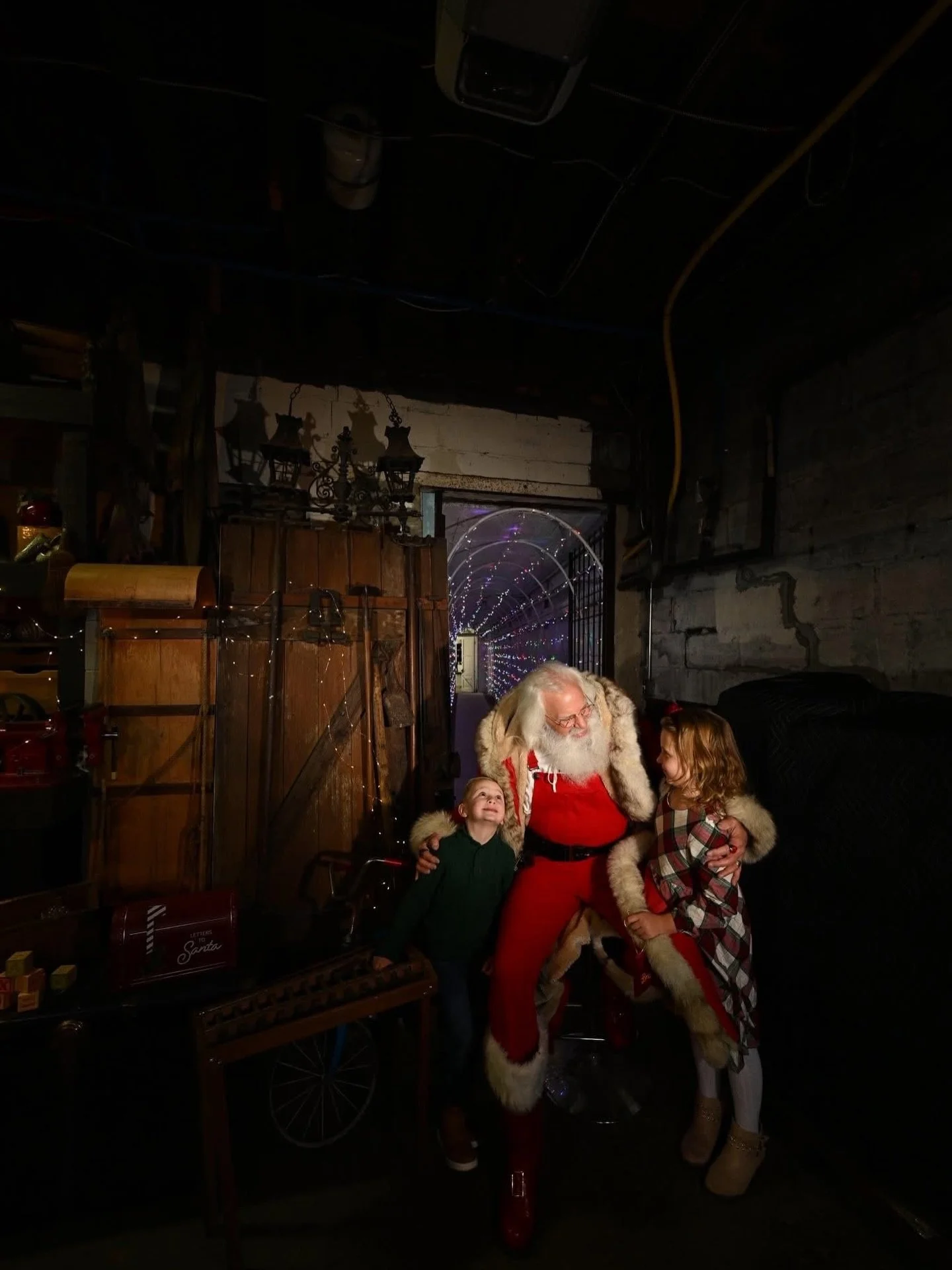 Join us in Santa&rsquo;s workshop! Link in bio for booking! #santa #minis #photography